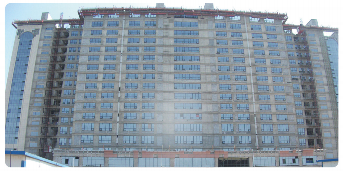 聊城某工程地下1層、地上16層，加固前沉降約80mm，沉降速率較大，采用靜壓樁減沉加固，全部施工在地下室內(nèi)完成。(2015年)