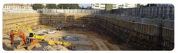 煙臺天鴻時代廣場濱海景區(qū)采用排樁＋預應力錨索進行基坑支護(2003年)