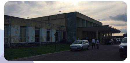 基桑加尼機場因屋面增加水箱、墻面增加幕墻等建筑物功能提升改造而增加荷載，對原有建筑質(zhì)量進行檢測鑒定